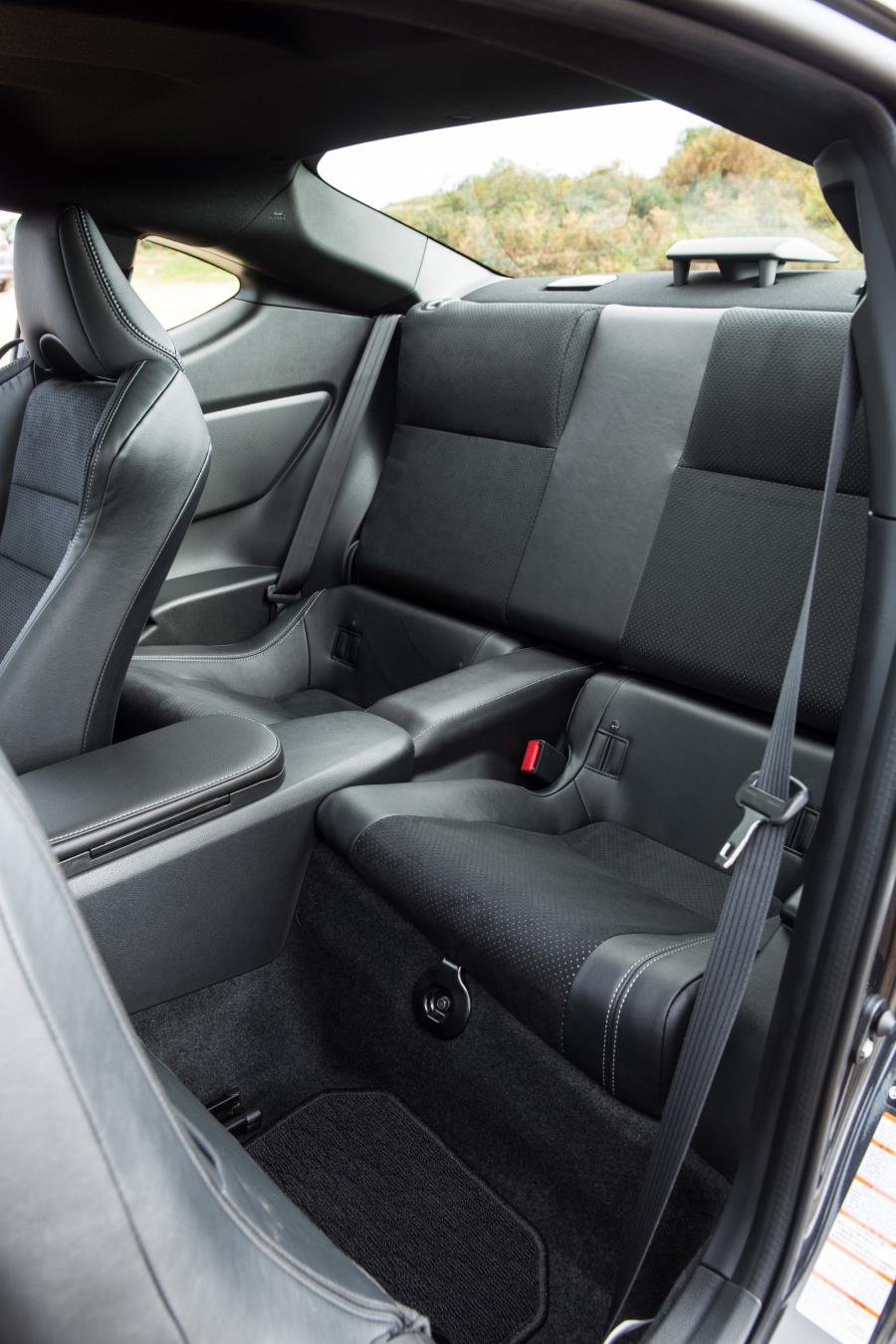 Интерьер Toyota GT 86 2016 года  (UK) (фото 24 из 31)